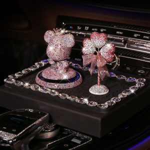 Gấu Bear gắn đá xinh xắn trang trí oto