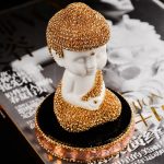 Tượng Như Lai bình an kết hợp nước hoa