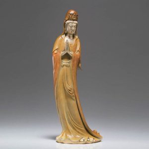 Tượng quan thế âm bồ tát chắp tay