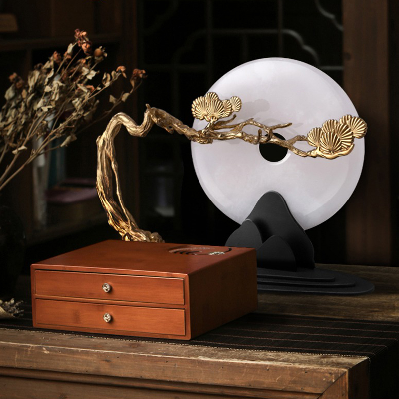 Decor phòng khách cây tùng tựa đồng điếu ngọc đẹp CD224