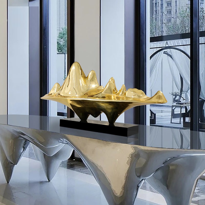 Tượng decor hòn non bộ mạ điện bày quầy lễ tân, sảnh khách sạn