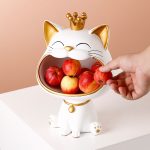 Mèo há miệng màu trắng.