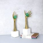 Mô hình bàn tay bằng đồng trang trí