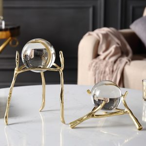 Đồ để bàn quả cầu pha lê giá 3 chân CD560