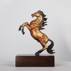 Tượng ngựa hí bằng đồng