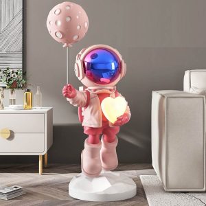 Tượng decor phi hành gia ôm bóng trái tim để sàn phòng khách