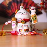 Mèo may mắn