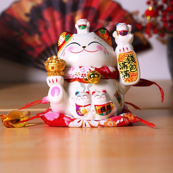 Mèo may mắn