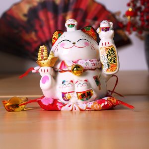 Mèo may mắn