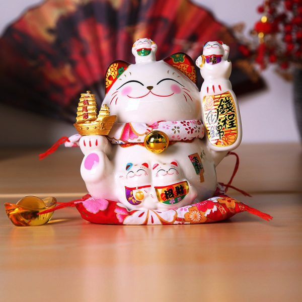 Mèo may mắn