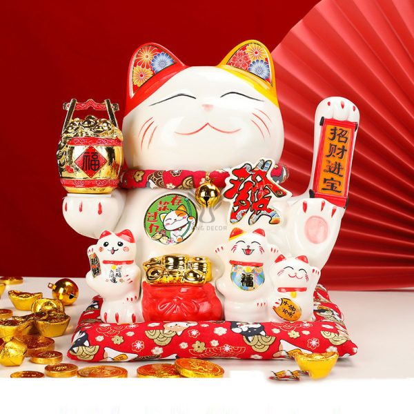 Mèo may mắn Nhật Bản