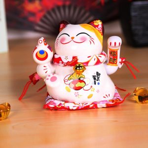 Mèo thần tài đặt tại cửa hàng