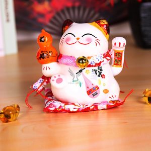 Mèo thần tài đặt tại cửa hàng