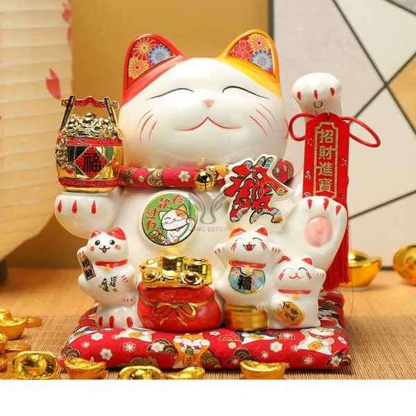 Mèo thần tài vẫy tay