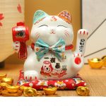 Mua mèo may mắn