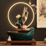 Thác khói trầm hương bàn tay Phật