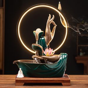 Thác khói trầm hương bàn tay Phật