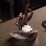 Thác khói trầm hương bàn tay Phật