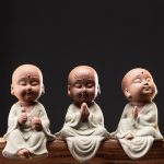 Thác khói trầm hương chú tiểu