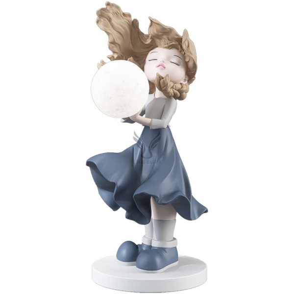 Tượng cô gái ôm bóng decor CD1432