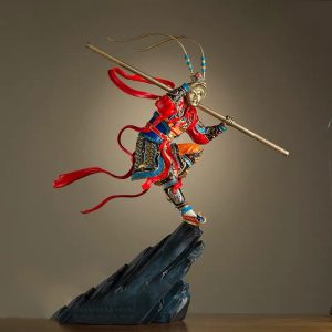 Tượng tôn ngộ không trên núi