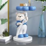 Mô hình gấu ôm cỏ 4 lá trang trí