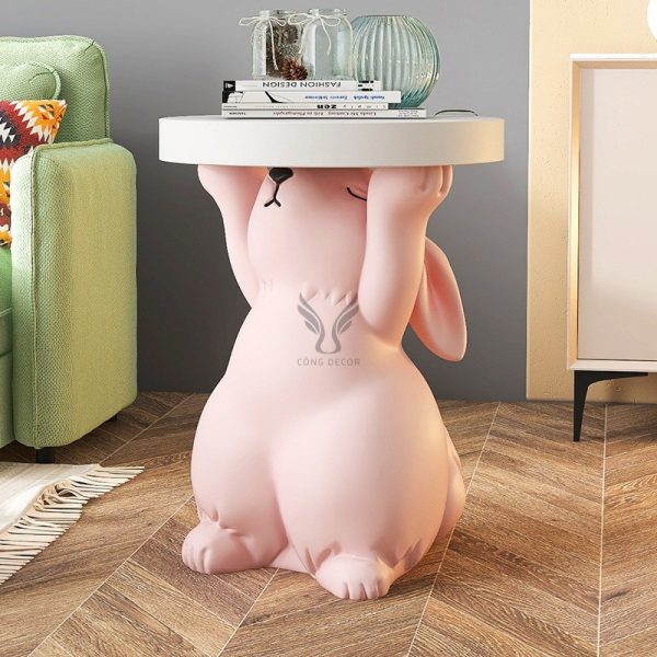 Mô hình thỏ đỡ bàn đặt canh sofa