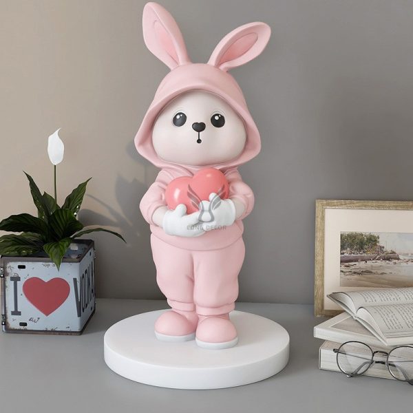 Tượng thỏ ôm trái tim hồng