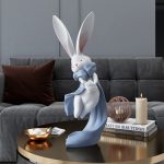 Tượng thỏ tai dài để sàn