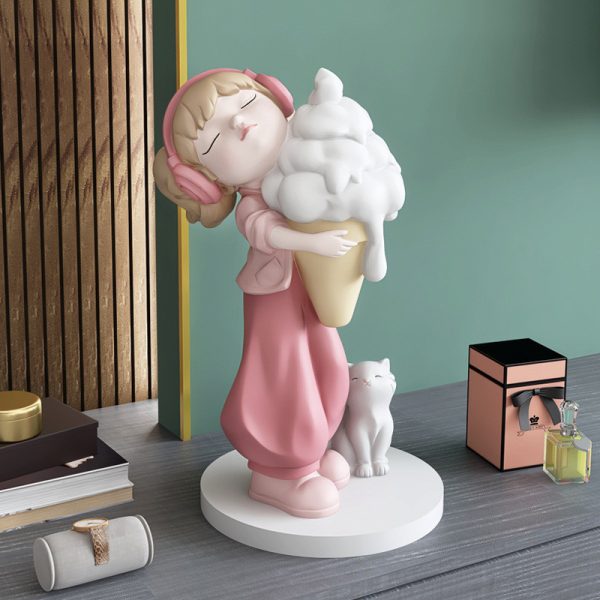 Tượng cô gái ôm kem trang trí CD1440