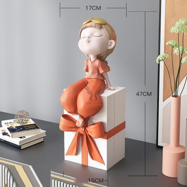 Tượng cô gái trên hộp quà CD1434