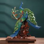 Cặp vợ chồng chim công phong thủy