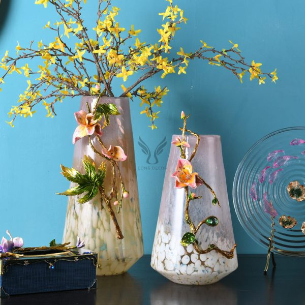Bình hoa thủy tinh trang trí phòng nghệ thuật hiện đại